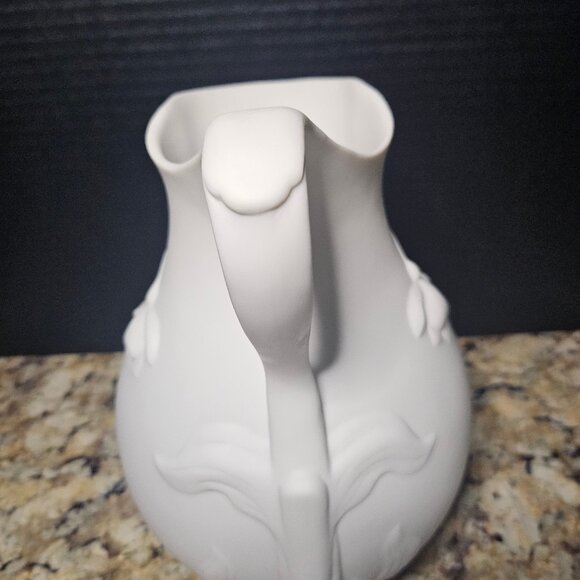 1993 Metropolitan Museum of Art MMA Jonquil White Bisque Parian Pitcher - Picture 2 of 13